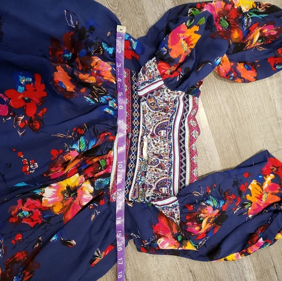 Navy floral elbow length sleeve tunic - Picture 4 of 9